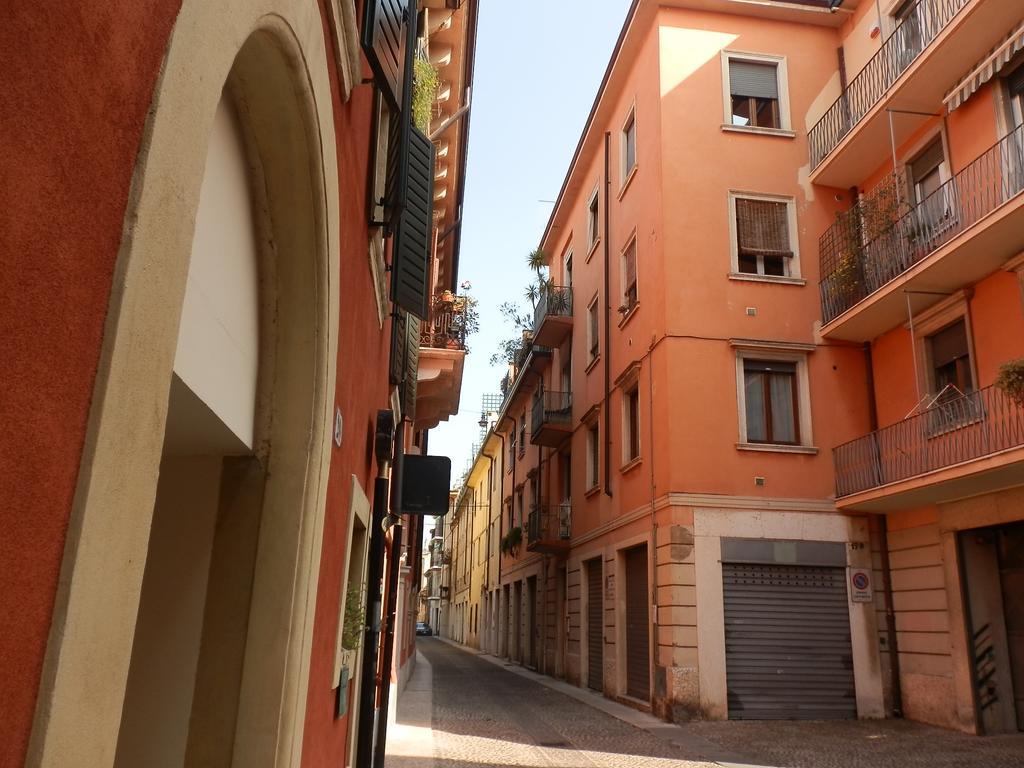 Appartamento Tosca เวโรนา ภายนอก รูปภาพ