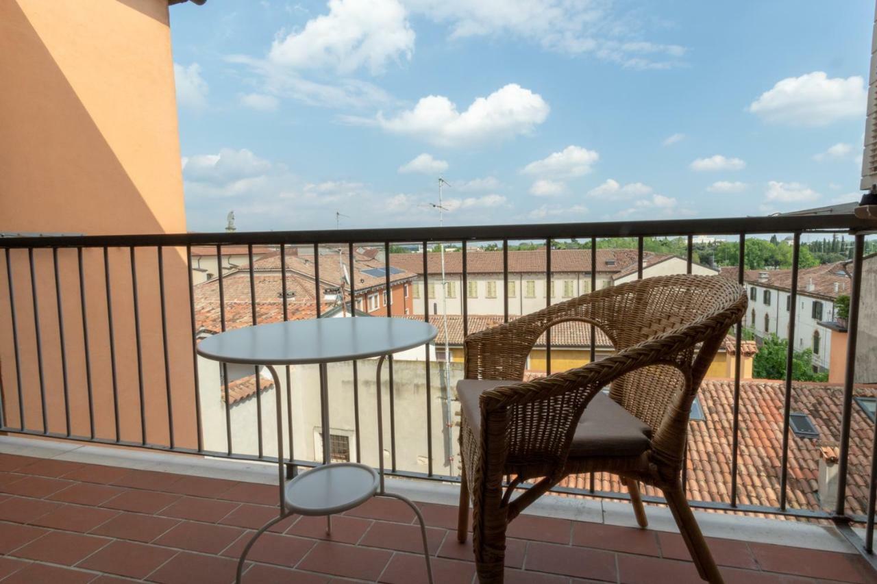 Appartamento Tosca เวโรนา ภายนอก รูปภาพ